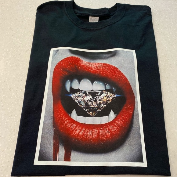 New unisex “ Diamond fangs “ tee - Picture 3 of 5